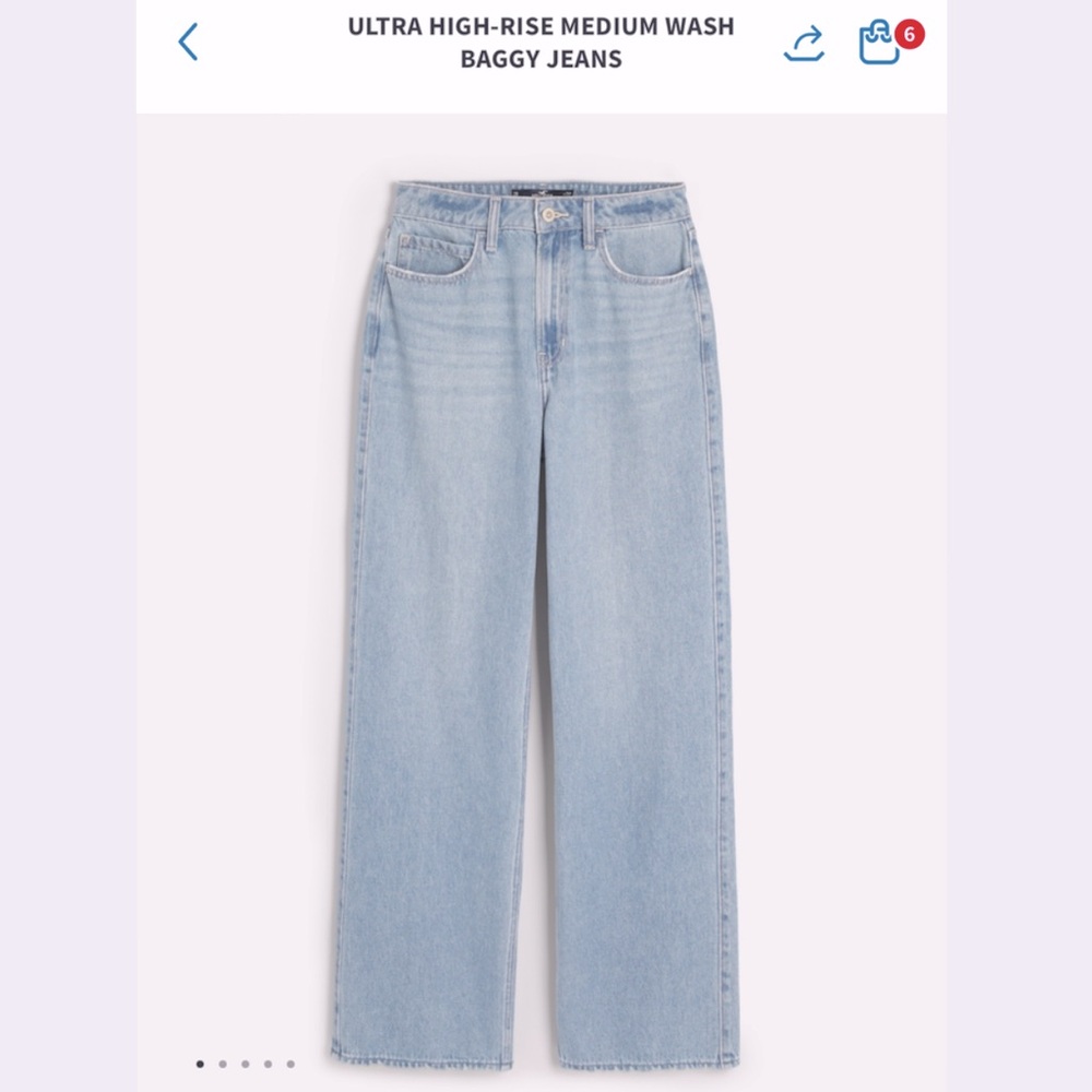 Hollister Ultra high rise baggy jeans! Size 28! Light wash! Super cute!!